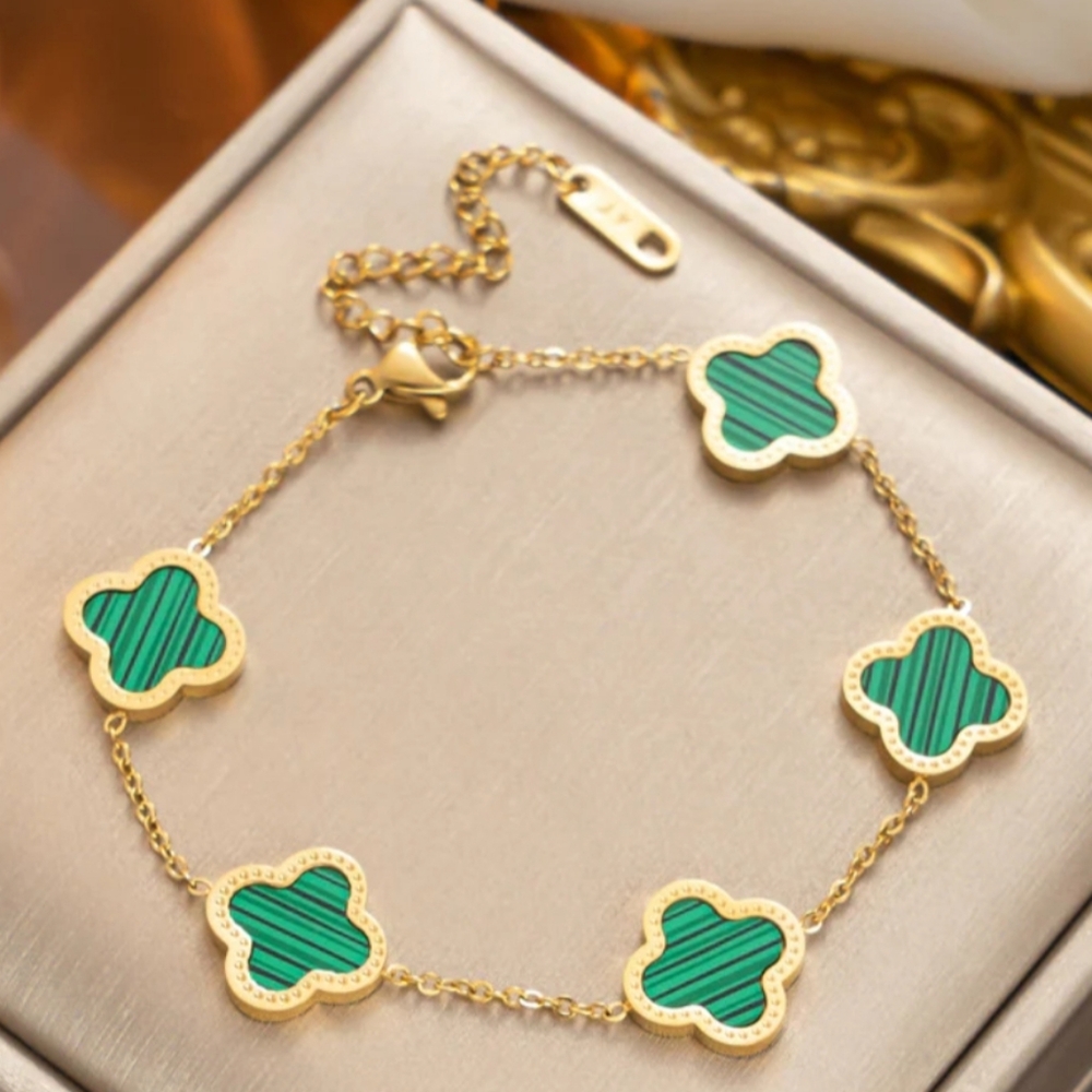 18K‎ Gold Plated Clover Charm Bracelet NEW (Gold)